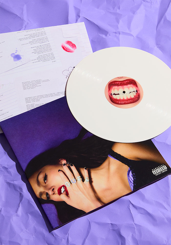 U white vinyl